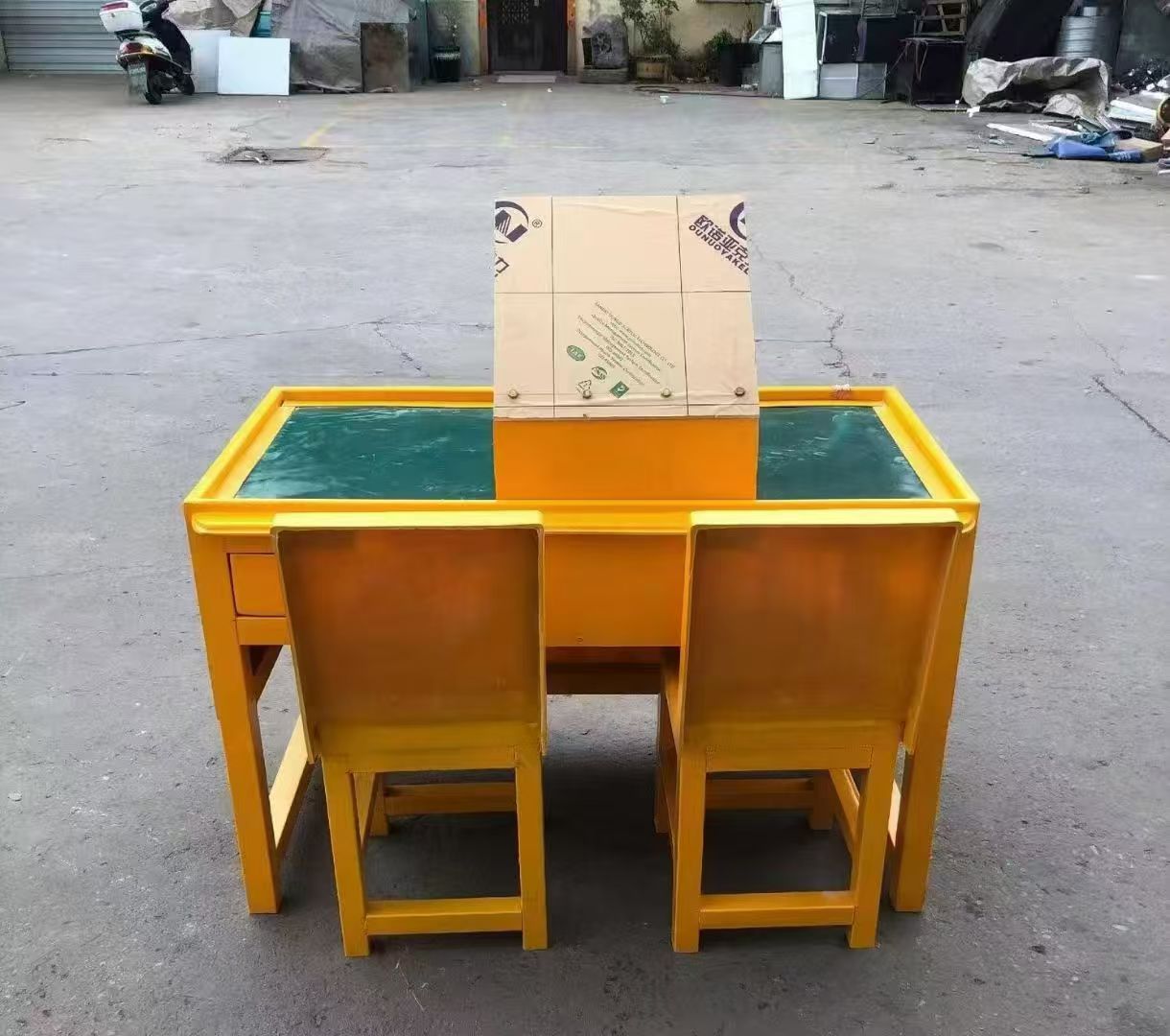 通许防静电导通桌井下煤矿火工品发放桌：危险品流转的安全守护者